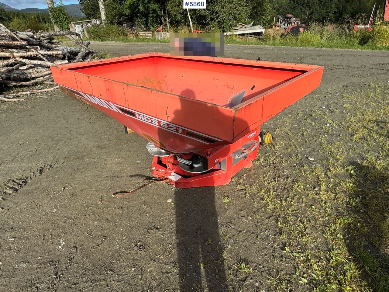 1997 Rauch MDS 921 Fertilizer spreader, partial repair project - آلة رش السماد: صورة 2 1997 Rauch MDS 921 Fertilizer spreader, partial repair project - آلة رش السماد: صورة 2