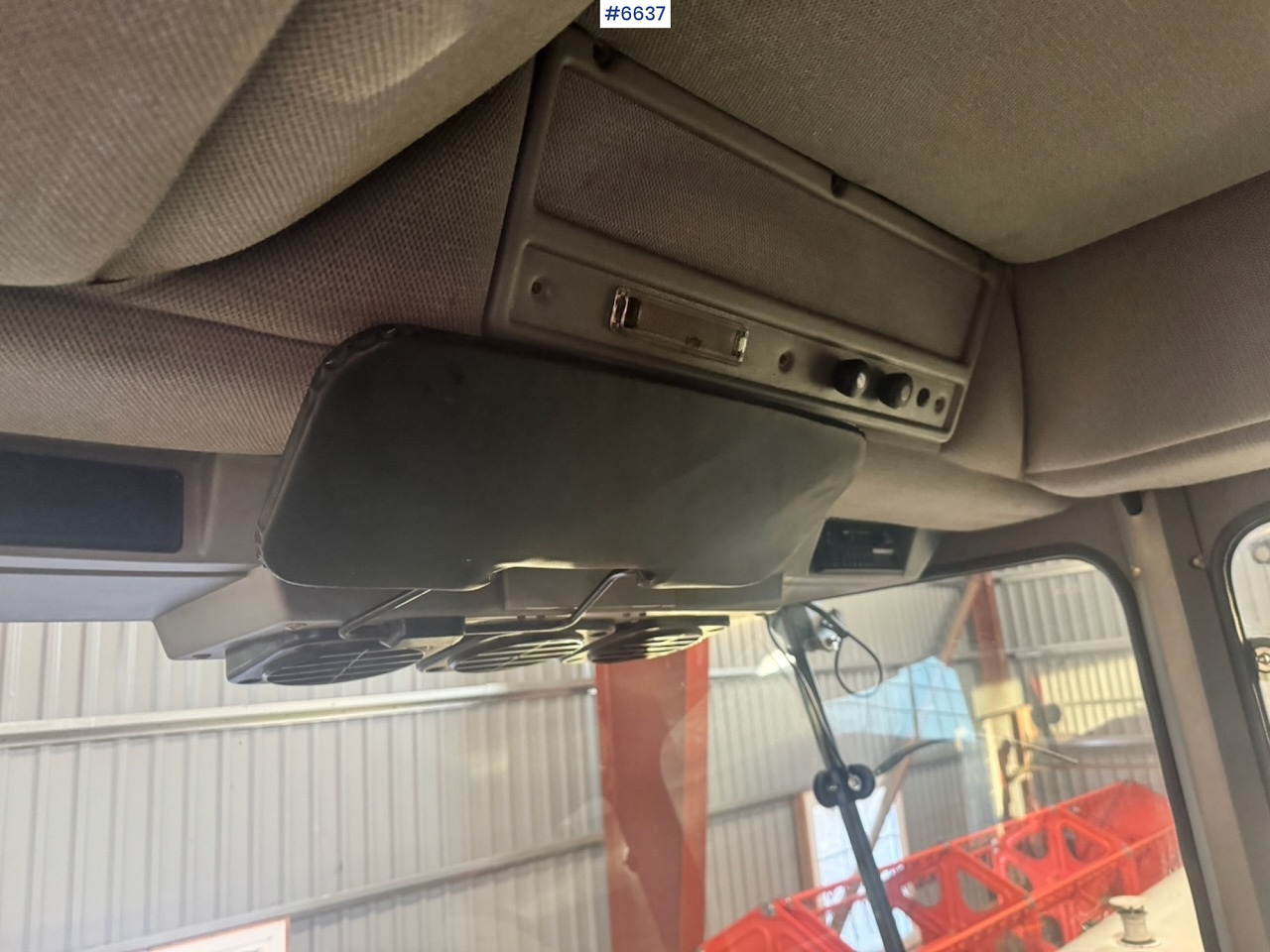 1999 Claas Dominator 68 S combine harvester with twin wheels. Well-maintained / Recently upgraded! 1999 Claas Dominator 68 S combine harvester with twin wheels. Well-maintained / Recently upgraded!: صورة 24 1999 Claas Dominator 68 S combine harvester with twin wheels. Well-maintained / Recently upgraded! 1999 Claas Dominator 68 S combine harvester with twin wheels. Well-maintained / Recently upgraded!: صورة 24