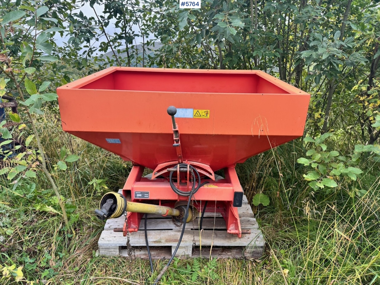 1999 Rauch MDS 81 Fertiliser Spreader - آلة رش السماد: صورة 2 1999 Rauch MDS 81 Fertiliser Spreader - آلة رش السماد: صورة 2