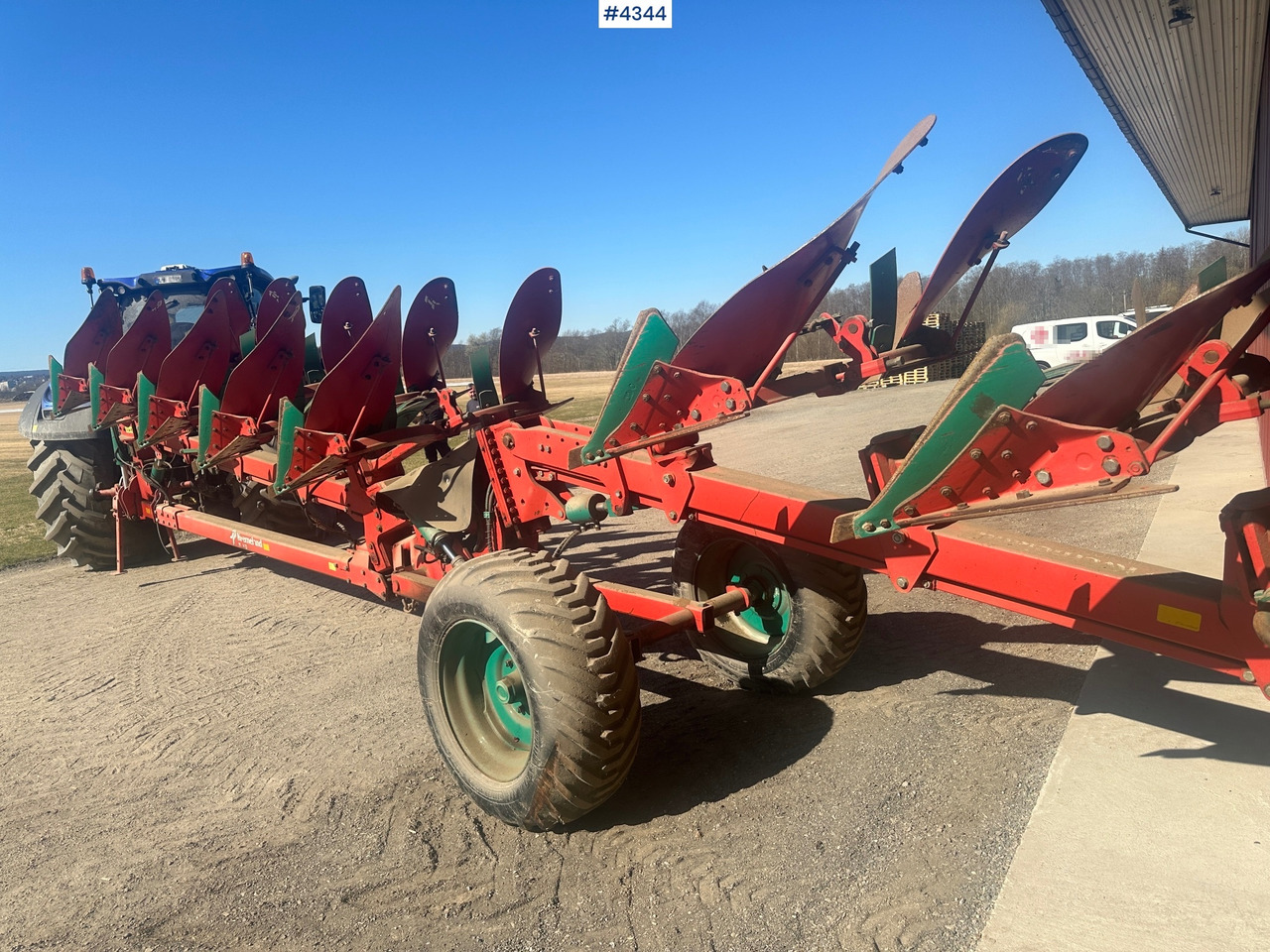 2000 Kverneland PL 100 8 skjærs vendeplog - معدات حرث التربة: صورة 1 2000 Kverneland PL 100 8 skjærs vendeplog - معدات حرث التربة: صورة 1