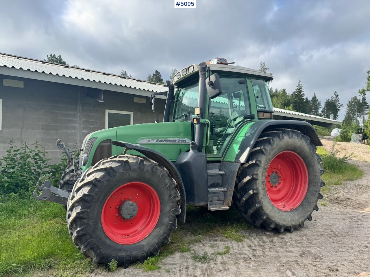 2002 Fendt 716 Vario w/ Front hydraulics. - جرار: صورة 1 2002 Fendt 716 Vario w/ Front hydraulics. - جرار: صورة 1