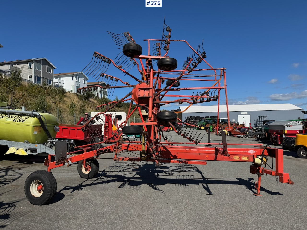 2002 Kuhn GA 7301 Collecting rake - معدات تيبيس التبن: صورة 2 2002 Kuhn GA 7301 Collecting rake - معدات تيبيس التبن: صورة 2