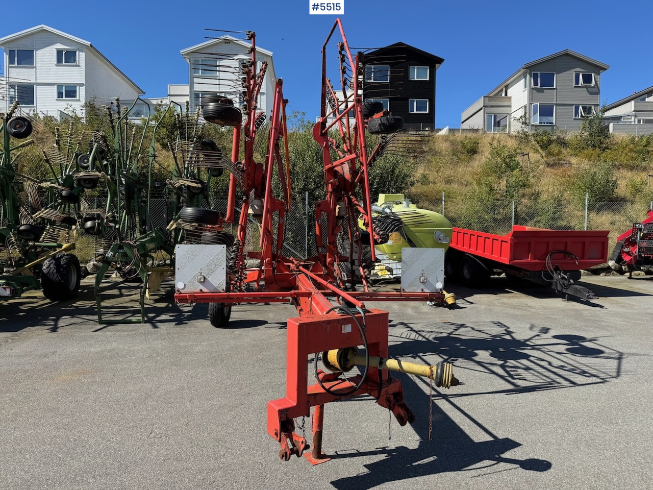 2002 Kuhn GA 7301 Collecting rake - معدات تيبيس التبن: صورة 4 2002 Kuhn GA 7301 Collecting rake - معدات تيبيس التبن: صورة 4