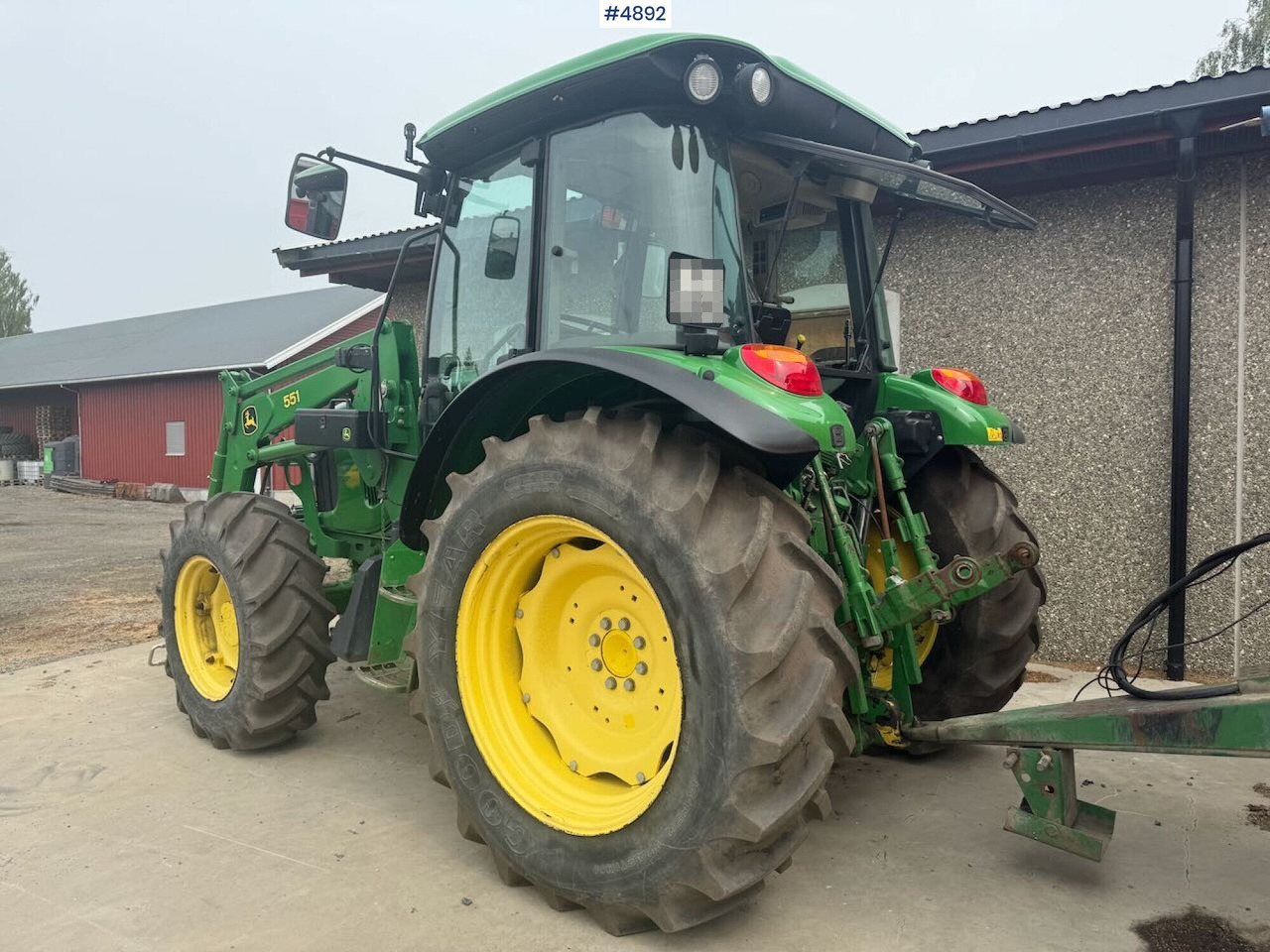2004 John Deere 5720 4x4 w/ front loader - جرار: صورة 3 2004 John Deere 5720 4x4 w/ front loader - جرار: صورة 3