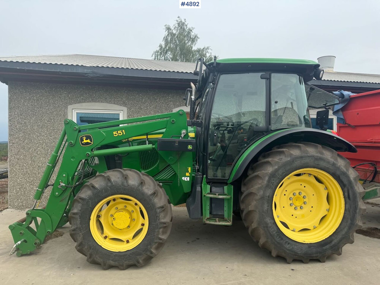 2004 John Deere 5720 4x4 w/ front loader - جرار: صورة 2 2004 John Deere 5720 4x4 w/ front loader - جرار: صورة 2