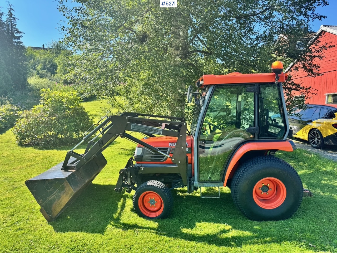 2004 Kubota STA-35 Tractor w/ Bucket. 2100 hours! - جرار: صورة 4 2004 Kubota STA-35 Tractor w/ Bucket. 2100 hours! - جرار: صورة 4