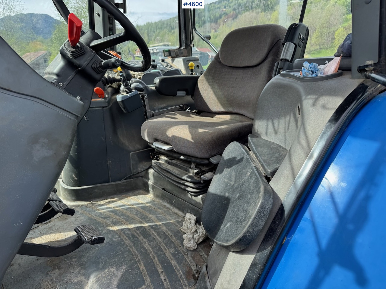 جرار 2005 New Holland TM190 w/front loader: صورة 12