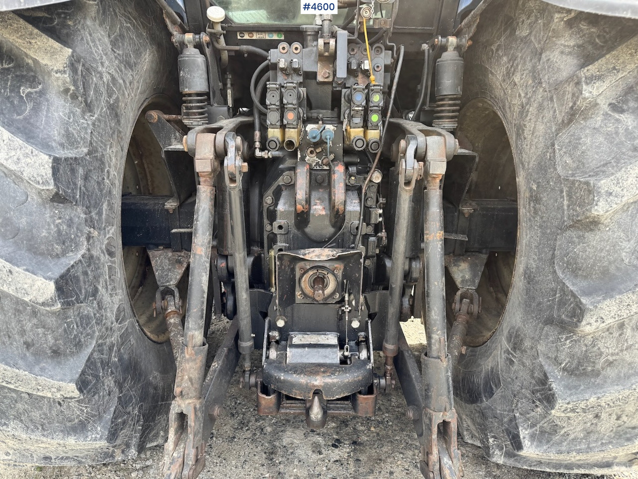 جرار 2005 New Holland TM190 w/front loader: صورة 6