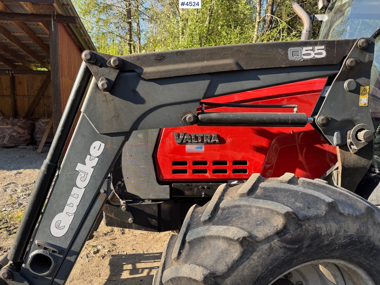2005 Valtra 6850 w/front loader - جرار: صورة 3 2005 Valtra 6850 w/front loader - جرار: صورة 3