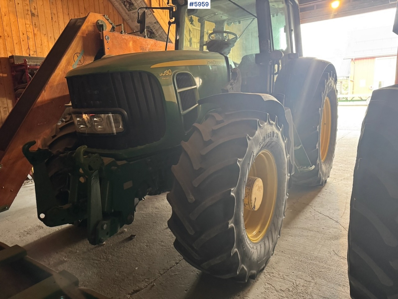 2007 John Deere 6930 w/ Front loader, hydraulics and Front PTO. Rep object. - جرار: صورة 2 2007 John Deere 6930 w/ Front loader, hydraulics and Front PTO. Rep object. - جرار: صورة 2
