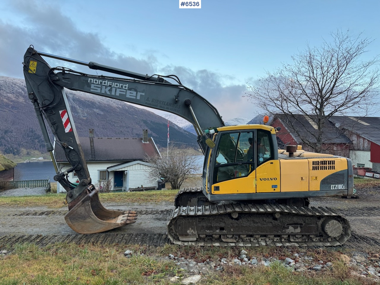 2007 Volvo EC 210 CL w/ excavator bucket and good chassis. - حفارة: صورة 1 2007 Volvo EC 210 CL w/ excavator bucket and good chassis. - حفارة: صورة 1