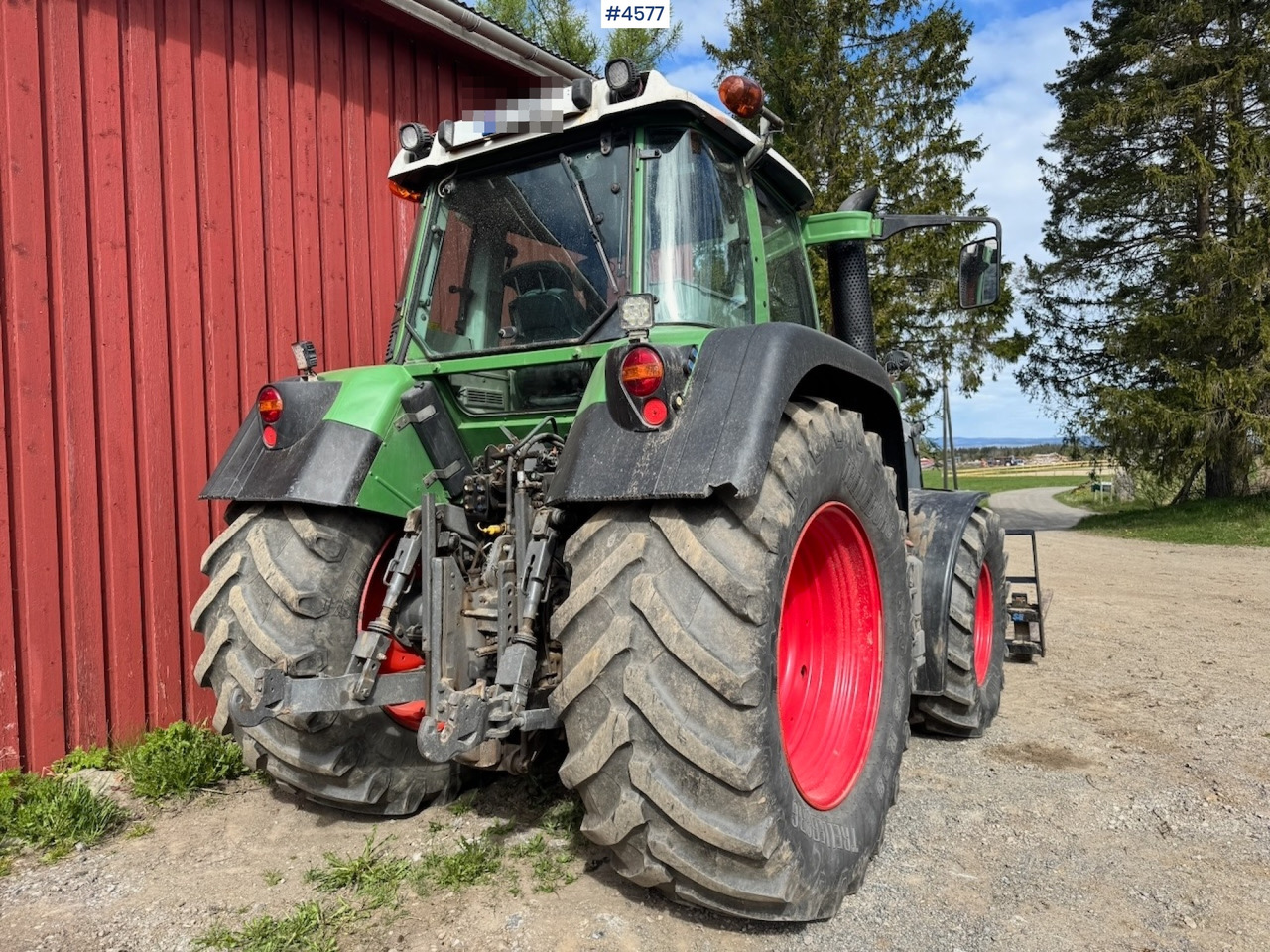 2009 Fendt 415 Vario 4x4 w/ Front hydraulics and Front loader. - جرار: صورة 5 2009 Fendt 415 Vario 4x4 w/ Front hydraulics and Front loader. - جرار: صورة 5