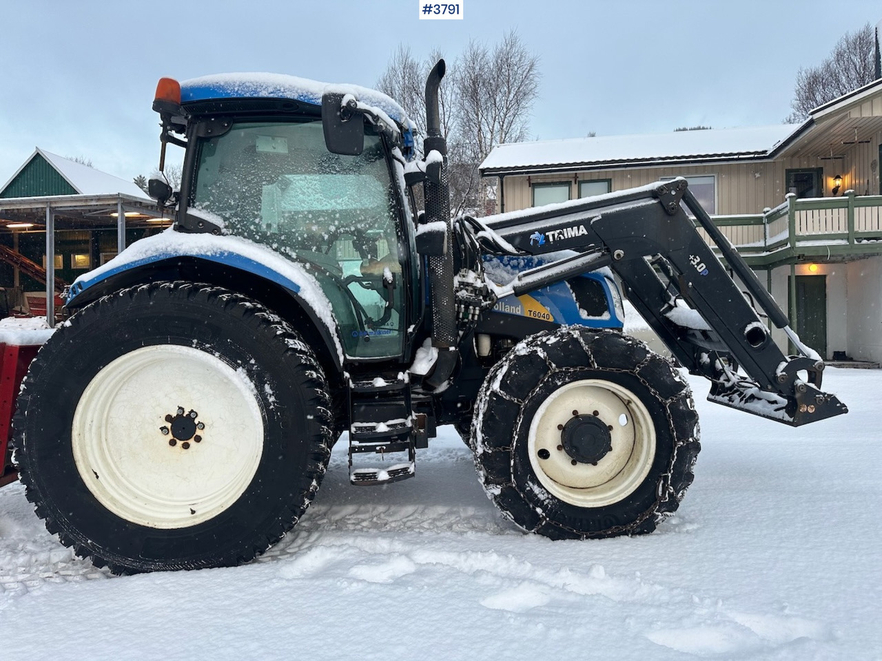 2010 New Holland T6040 4x4 plow rigged tractor w/ Trima +3.0p front loader, brand new chains, snow bucket and Westbjørn snow blower. WATCH VIDEO. - جرار: صورة 3 2010 New Holland T6040 4x4 plow rigged tractor w/ Trima +3.0p front loader, brand new chains, snow bucket and Westbjørn snow blower. WATCH VIDEO. - جرار: صورة 3
