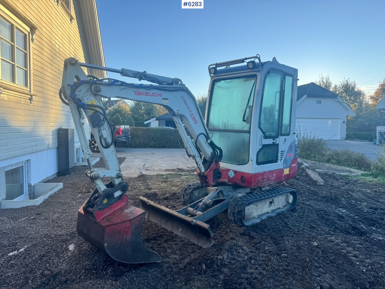 2010 Takeuchi TB219 Mini Excavator with Rototilt and 2 buckets. - حفارة: صورة 1 2010 Takeuchi TB219 Mini Excavator with Rototilt and 2 buckets. - حفارة: صورة 1