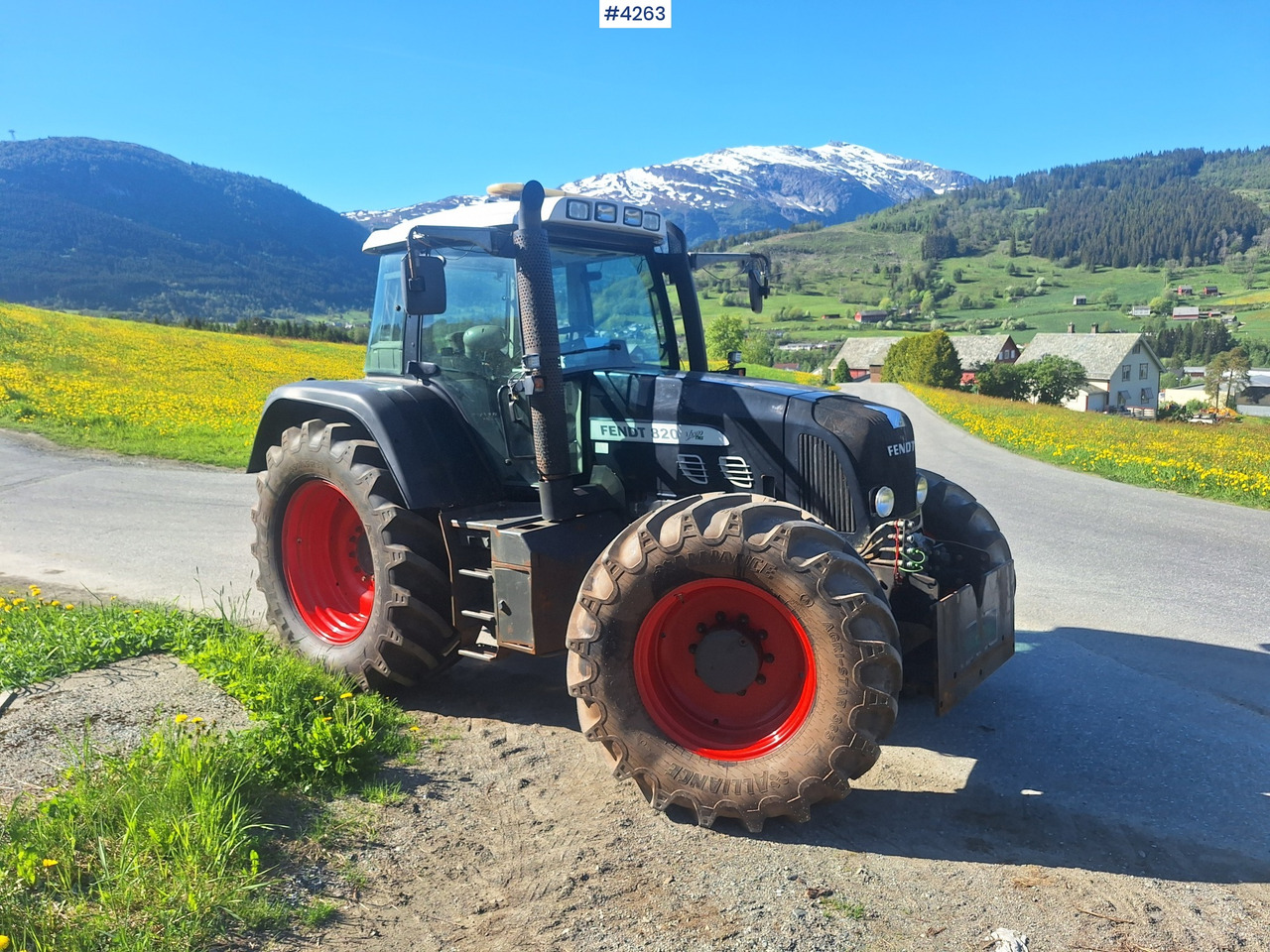 2011 Fent 820 Vario TMS w/ plow plate - جرار: صورة 2 2011 Fent 820 Vario TMS w/ plow plate - جرار: صورة 2