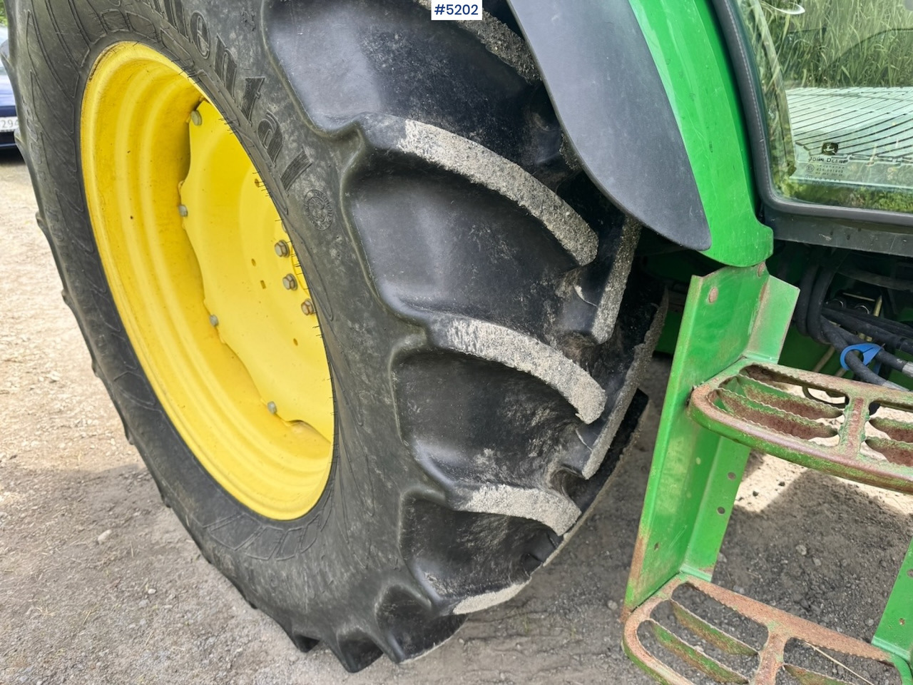 2011 John Deere 5100R 4x4 w/ Front loader and bucket. 2730 hours! - جرار: صورة 3 2011 John Deere 5100R 4x4 w/ Front loader and bucket. 2730 hours! - جرار: صورة 3