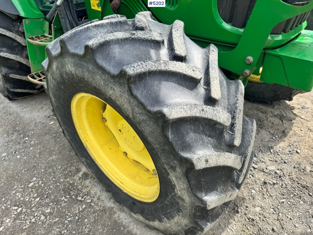2011 John Deere 5100R 4x4 w/ Front loader and bucket. 2730 hours! - جرار: صورة 5 2011 John Deere 5100R 4x4 w/ Front loader and bucket. 2730 hours! - جرار: صورة 5