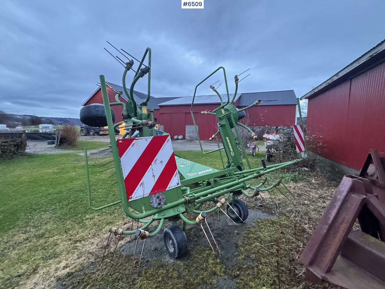 2011 Krone KW 5.52 tedder - معدات تيبيس التبن: صورة 4 2011 Krone KW 5.52 tedder - معدات تيبيس التبن: صورة 4