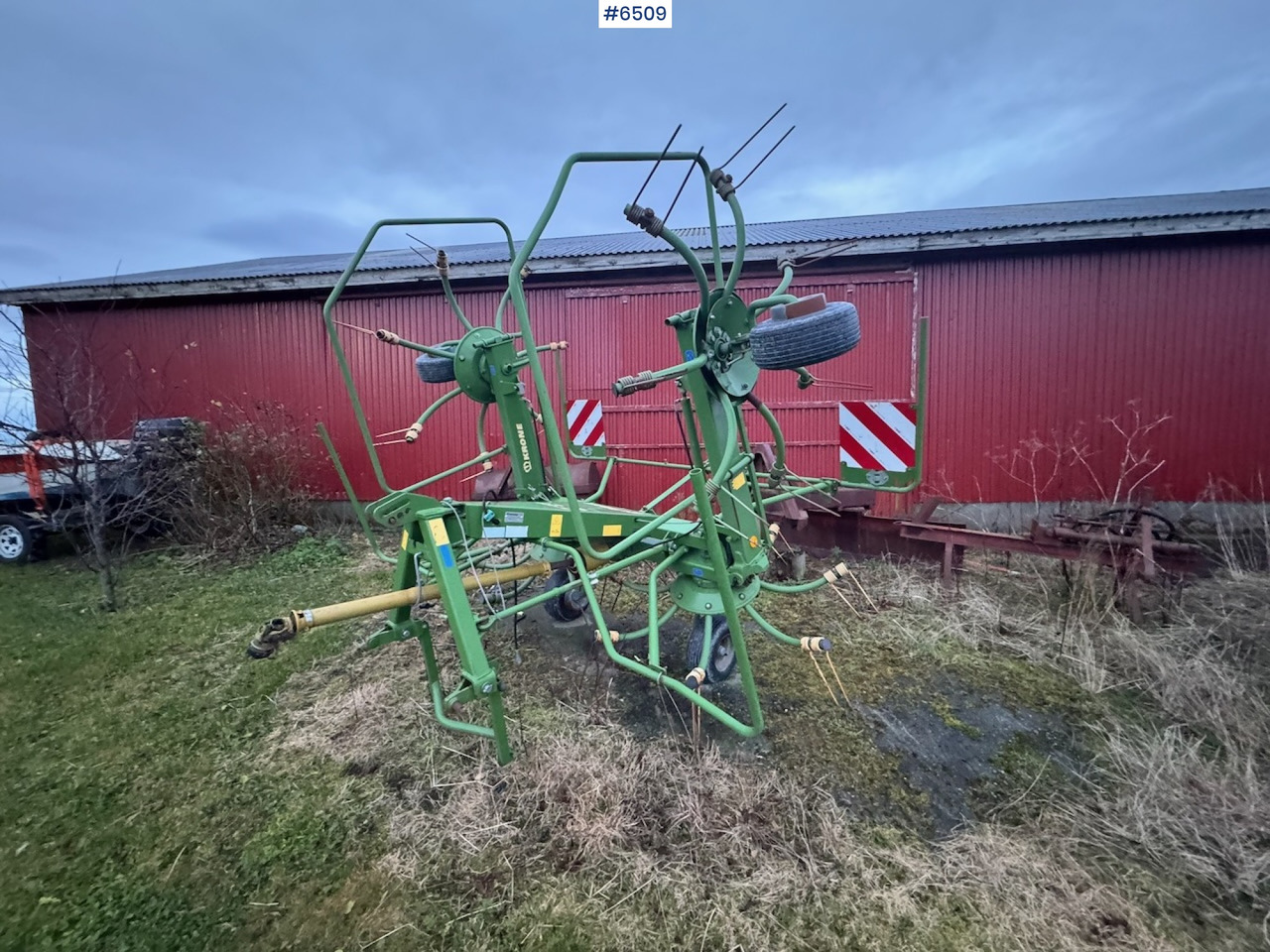 2011 Krone KW 5.52 tedder - معدات تيبيس التبن: صورة 1 2011 Krone KW 5.52 tedder - معدات تيبيس التبن: صورة 1