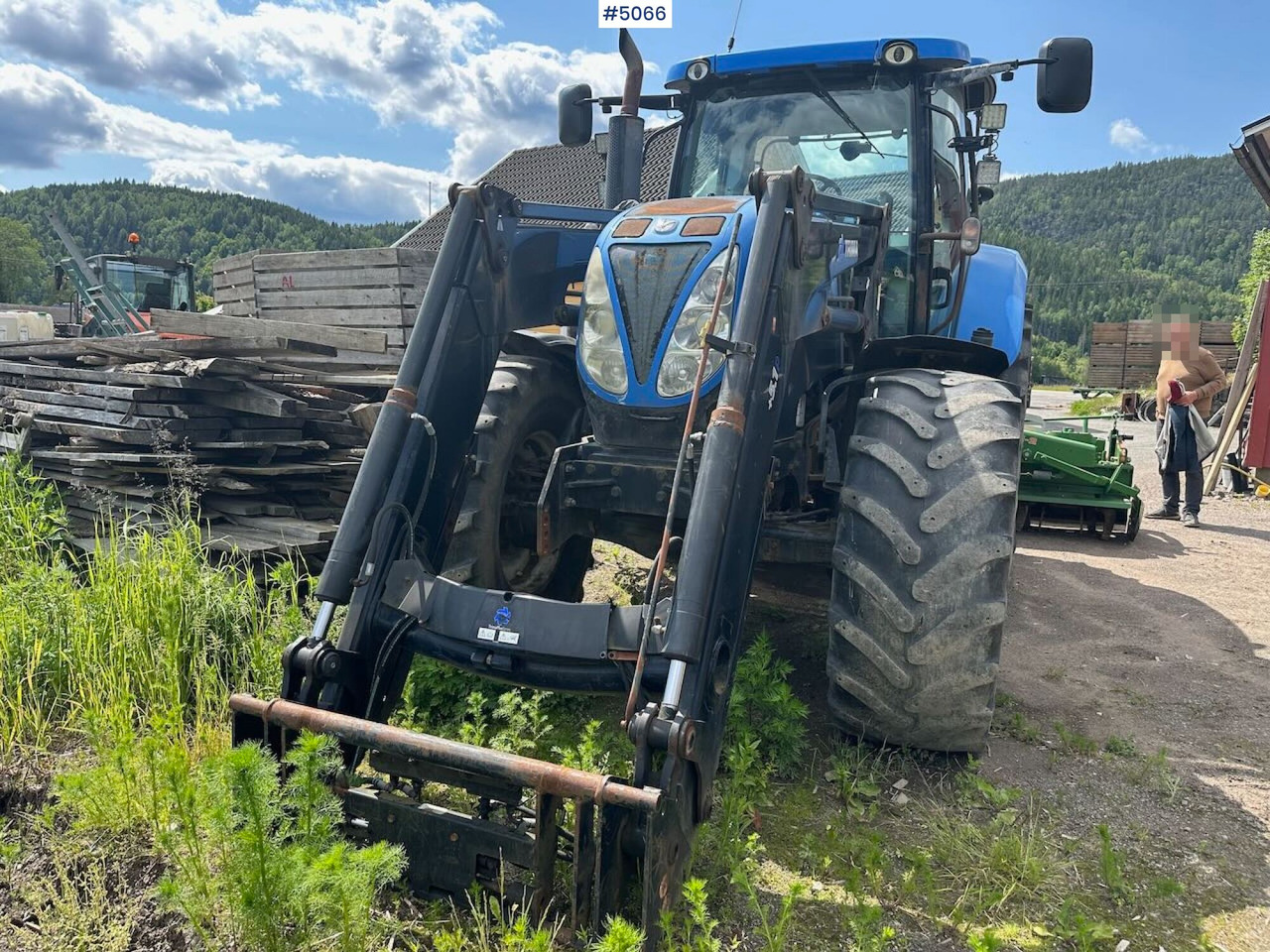2011 New Holland T6080 w/ trima +5.1p - جرار: صورة 2 2011 New Holland T6080 w/ trima +5.1p - جرار: صورة 2