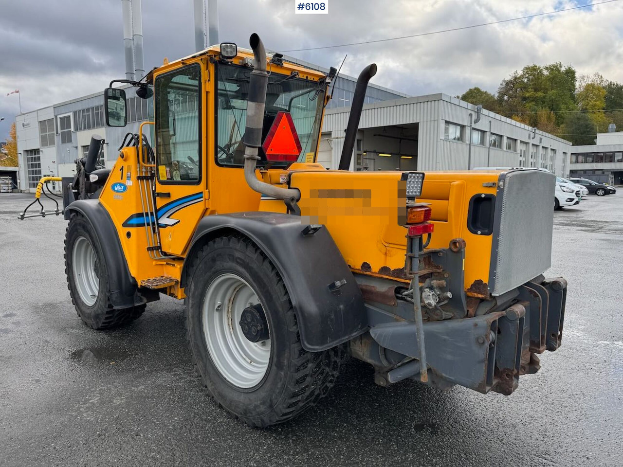 2011 Wille 655C w/ flushing unit, sweeping unit, 2 buckets and pallet fork - اللودر بعجل: صورة 3 2011 Wille 655C w/ flushing unit, sweeping unit, 2 buckets and pallet fork - اللودر بعجل: صورة 3