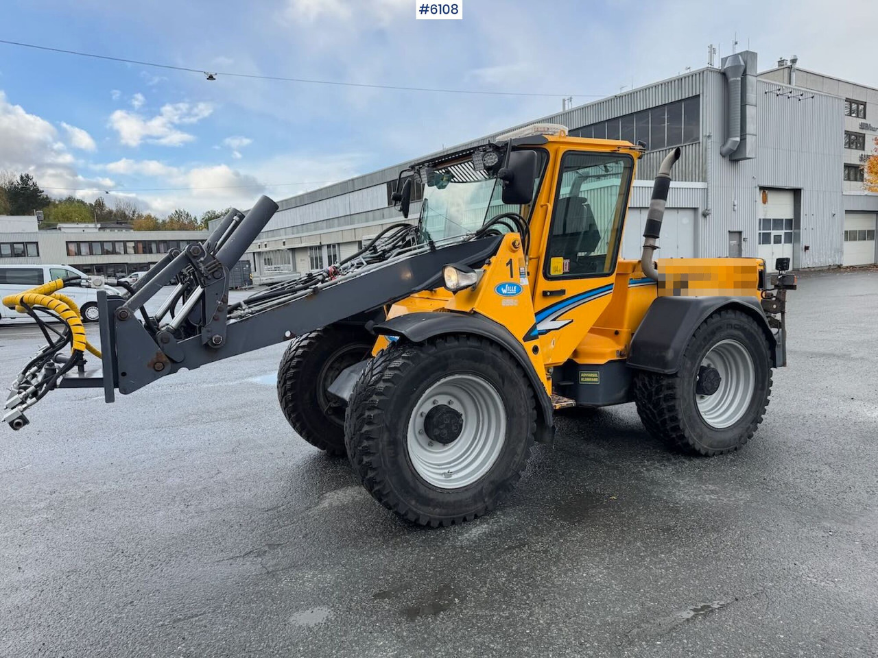 2011 Wille 655C w/ flushing unit, sweeping unit, 2 buckets and pallet fork - اللودر بعجل: صورة 1 2011 Wille 655C w/ flushing unit, sweeping unit, 2 buckets and pallet fork - اللودر بعجل: صورة 1