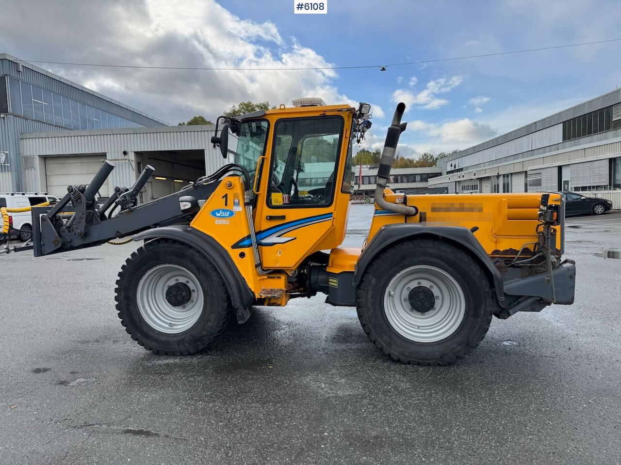 2011 Wille 655C w/ flushing unit, sweeping unit, 2 buckets and pallet fork - اللودر بعجل: صورة 2 2011 Wille 655C w/ flushing unit, sweeping unit, 2 buckets and pallet fork - اللودر بعجل: صورة 2