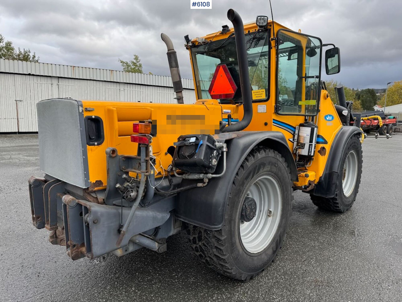 2011 Wille 655C w/ flushing unit, sweeping unit, 2 buckets and pallet fork - اللودر بعجل: صورة 5 2011 Wille 655C w/ flushing unit, sweeping unit, 2 buckets and pallet fork - اللودر بعجل: صورة 5