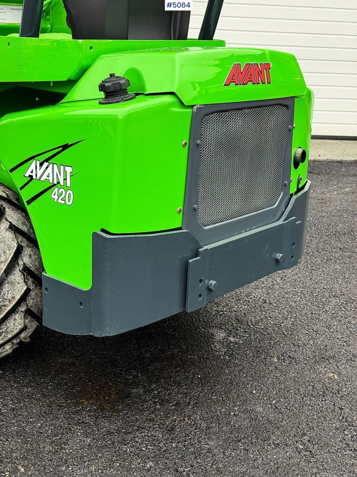 2012 Avant M420 w/ bucket NEWLY SERVICED - لودر مفصلي صغير: صورة 4 2012 Avant M420 w/ bucket NEWLY SERVICED - لودر مفصلي صغير: صورة 4