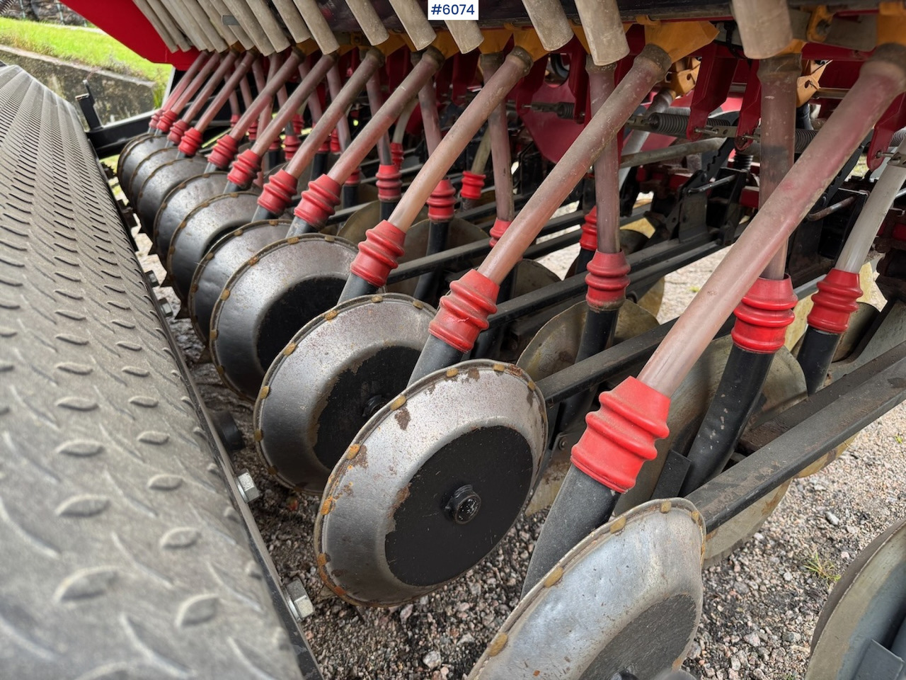 2012 Junkkari Simulta 3000 ST combination seed drill. - آلة البذار متعددة الوظائف: صورة 4 2012 Junkkari Simulta 3000 ST combination seed drill. - آلة البذار متعددة الوظائف: صورة 4