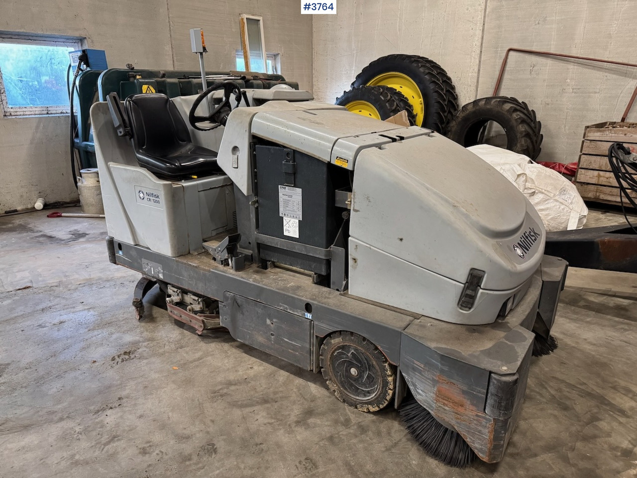 2012 Nilfisk CR 1200 broom and sweeper - كناسة المناطق الصناعية: صورة 2 2012 Nilfisk CR 1200 broom and sweeper - كناسة المناطق الصناعية: صورة 2