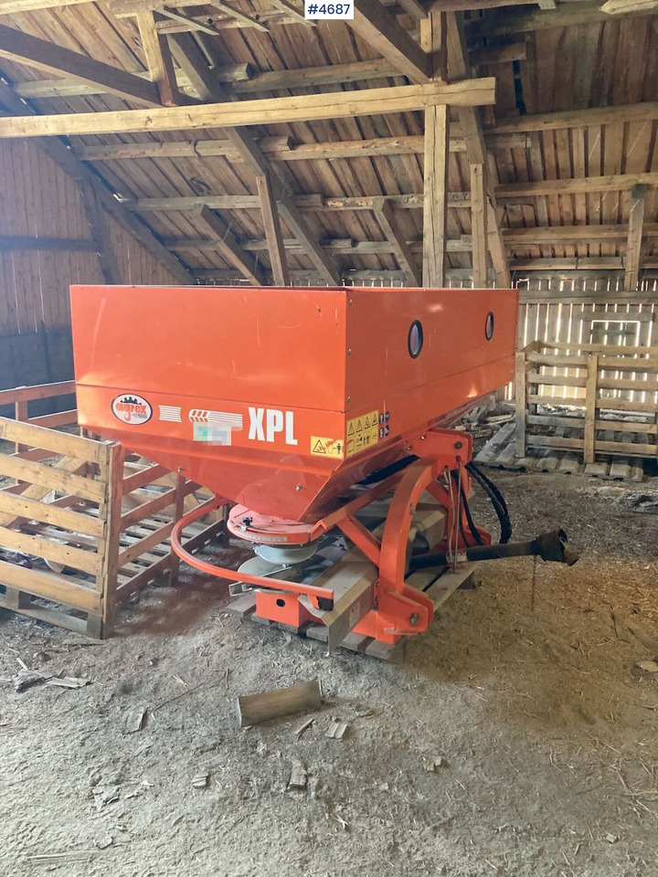 2013 Agrex XP1 1500 Fertilizer Spreader - آلة رش السماد: صورة 1 2013 Agrex XP1 1500 Fertilizer Spreader - آلة رش السماد: صورة 1