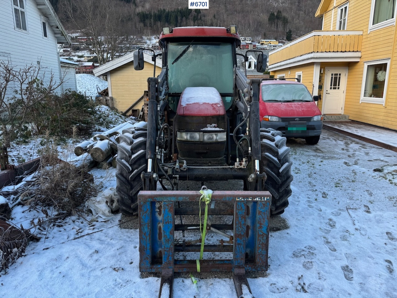 2013 Case IH JX 80 w/ front loader and some equipment. Low hours! - جرار: صورة 5 2013 Case IH JX 80 w/ front loader and some equipment. Low hours! - جرار: صورة 5