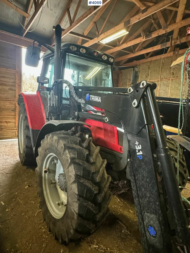 2013 Massey Ferguson 5455 w/ front loader, 2 buckets, pallet forks and blades. 1020 hours! - جرار: صورة 3 2013 Massey Ferguson 5455 w/ front loader, 2 buckets, pallet forks and blades. 1020 hours! - جرار: صورة 3