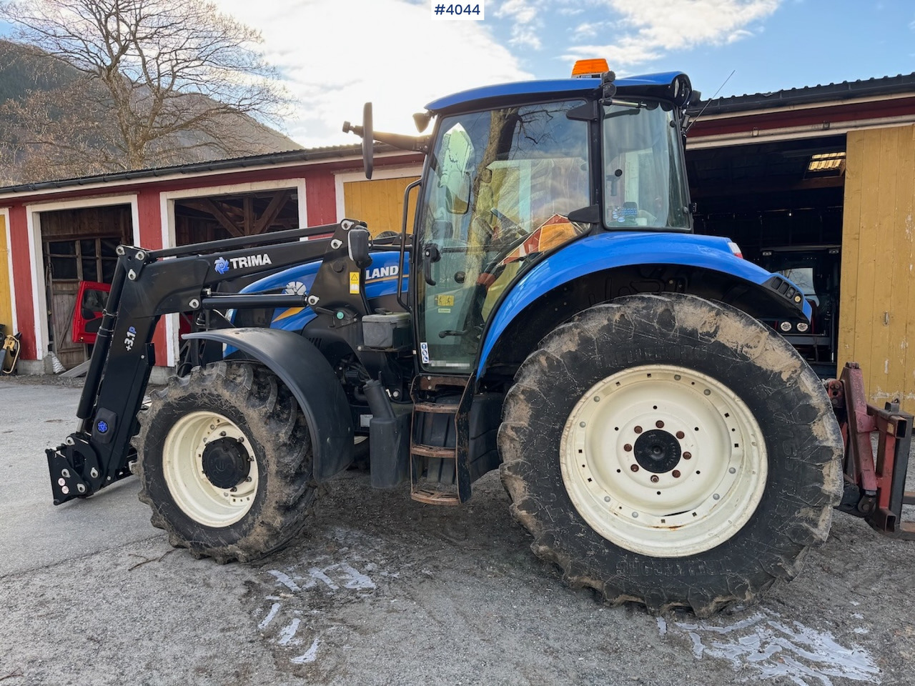 2013 New Holland T5.115 w/ front loader - جرار: صورة 2 2013 New Holland T5.115 w/ front loader - جرار: صورة 2