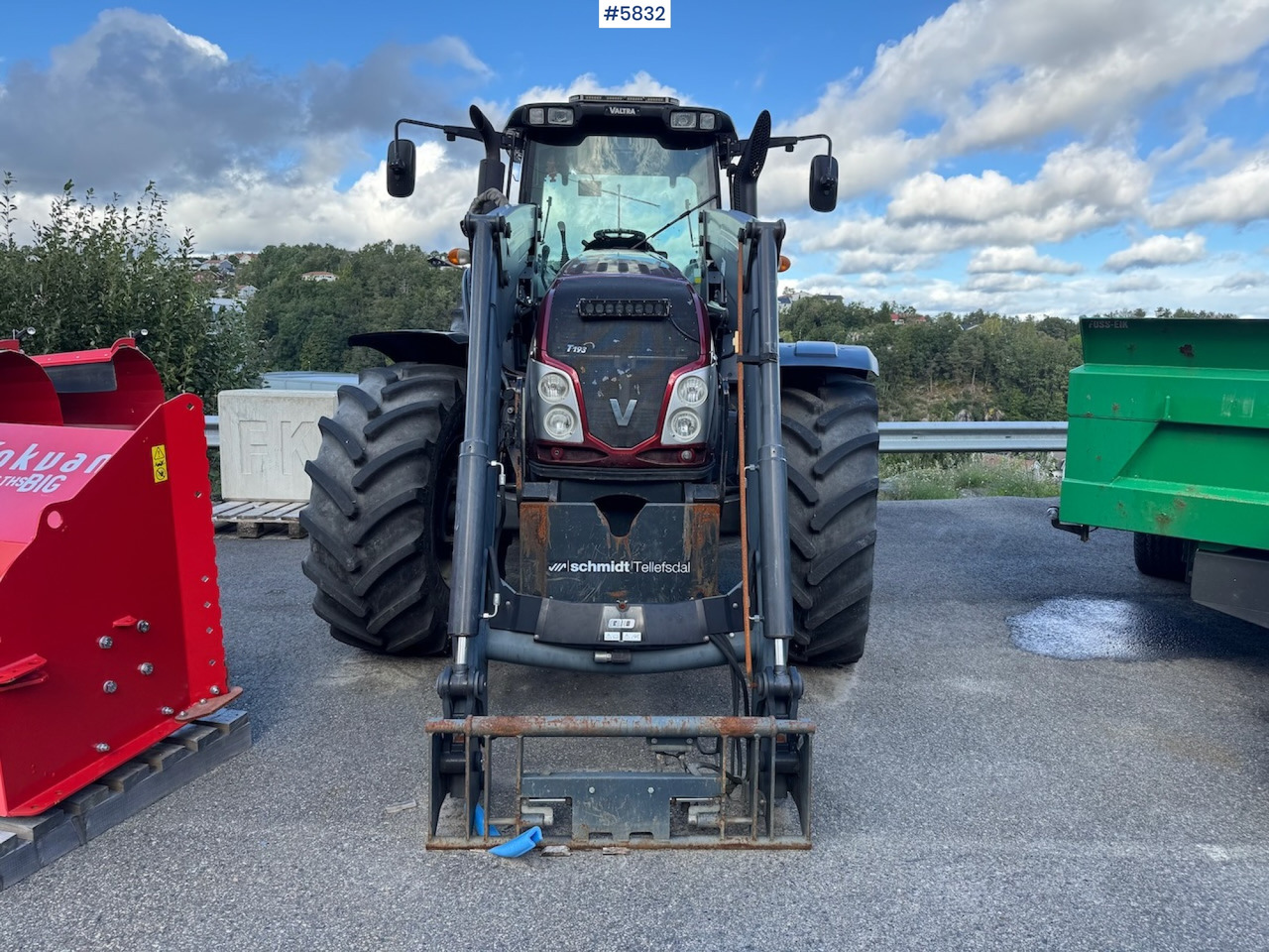 2014 Valtra T193 H w/ front loader and plow plate. - جرار: صورة 3 2014 Valtra T193 H w/ front loader and plow plate. - جرار: صورة 3