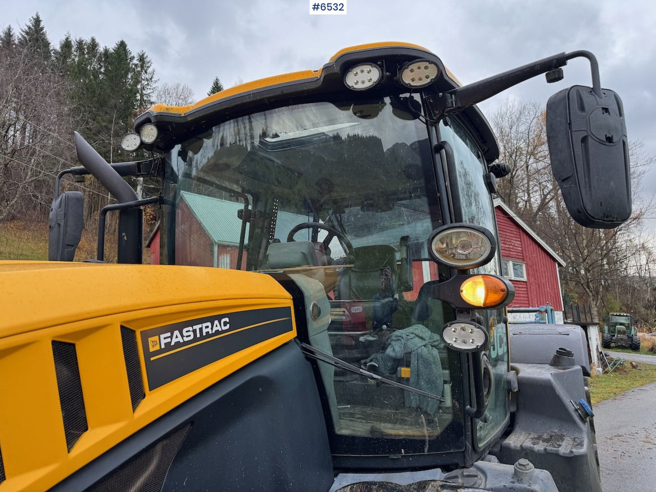 2015 JCB Fastrack 4220 w/ front hydraulics, front PTO and plow plate. Low hours! - جرار: صورة 3 2015 JCB Fastrack 4220 w/ front hydraulics, front PTO and plow plate. Low hours! - جرار: صورة 3