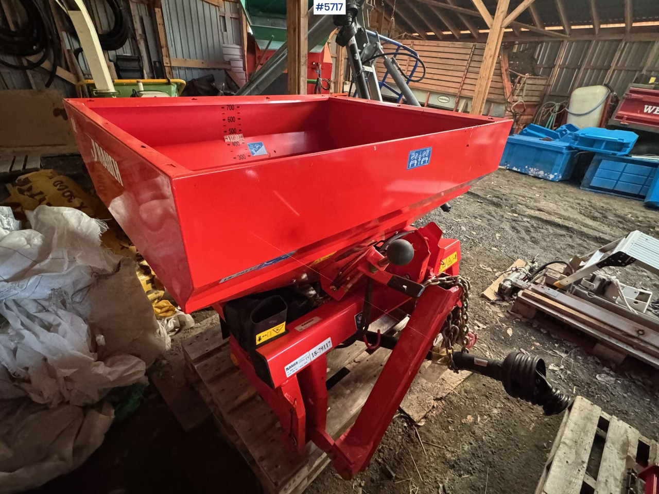 2015 RAUCH MDS 12.1 Fertiliser Spreader - آلة رش السماد: صورة 4 2015 RAUCH MDS 12.1 Fertiliser Spreader - آلة رش السماد: صورة 4