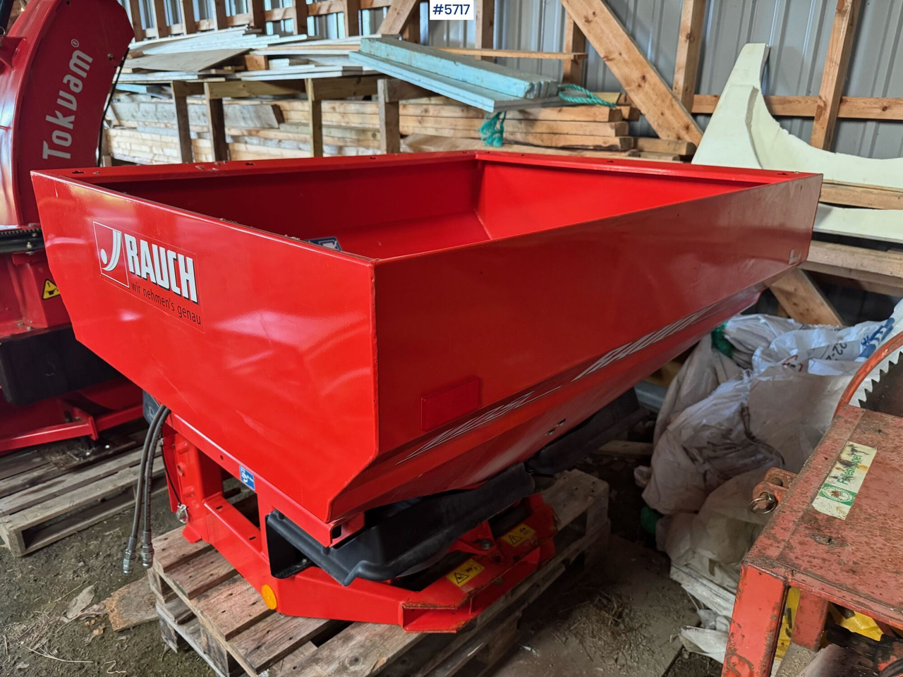 2015 RAUCH MDS 12.1 Fertiliser Spreader - آلة رش السماد: صورة 1 2015 RAUCH MDS 12.1 Fertiliser Spreader - آلة رش السماد: صورة 1