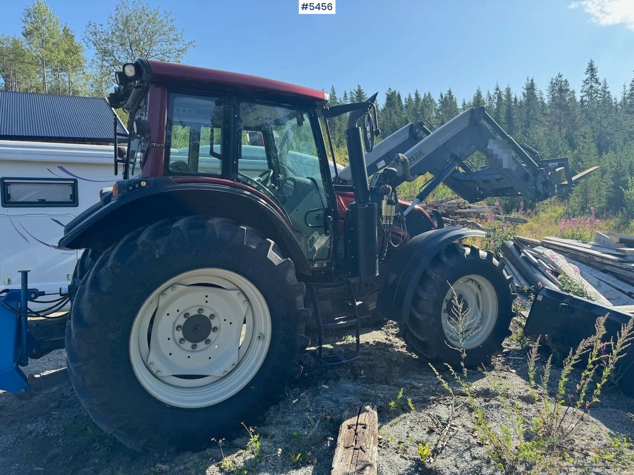 2015 Valtra N123 w/ front loader - جرار: صورة 3 2015 Valtra N123 w/ front loader - جرار: صورة 3