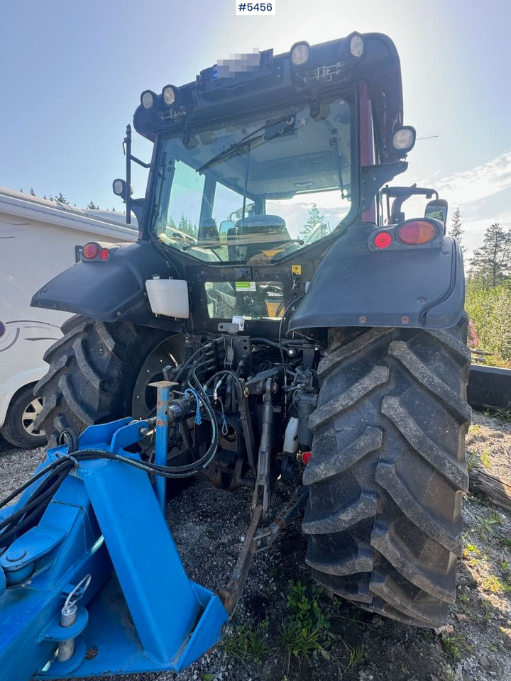 2015 Valtra N123 w/ front loader - جرار: صورة 4 2015 Valtra N123 w/ front loader - جرار: صورة 4