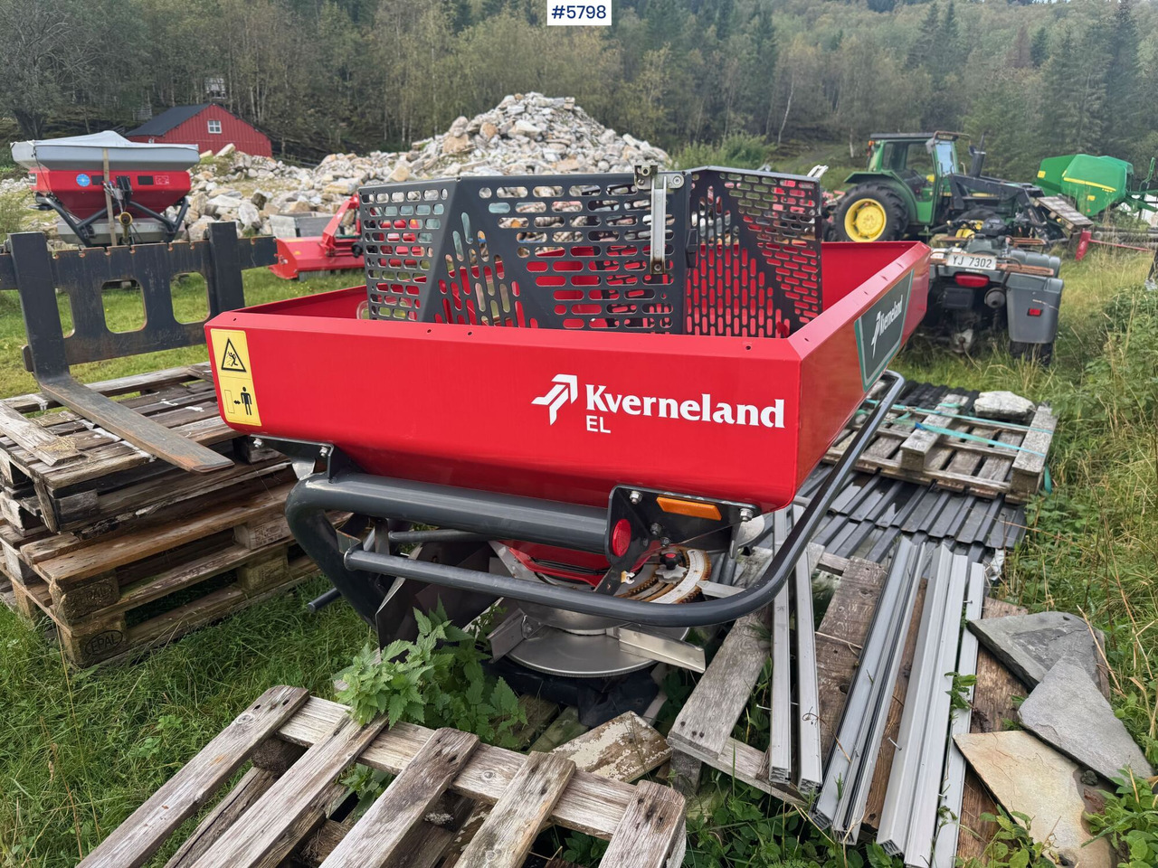 2018 Kverneland Manure spreader. Repair project - آلة رش السماد: صورة 1 2018 Kverneland Manure spreader. Repair project - آلة رش السماد: صورة 1