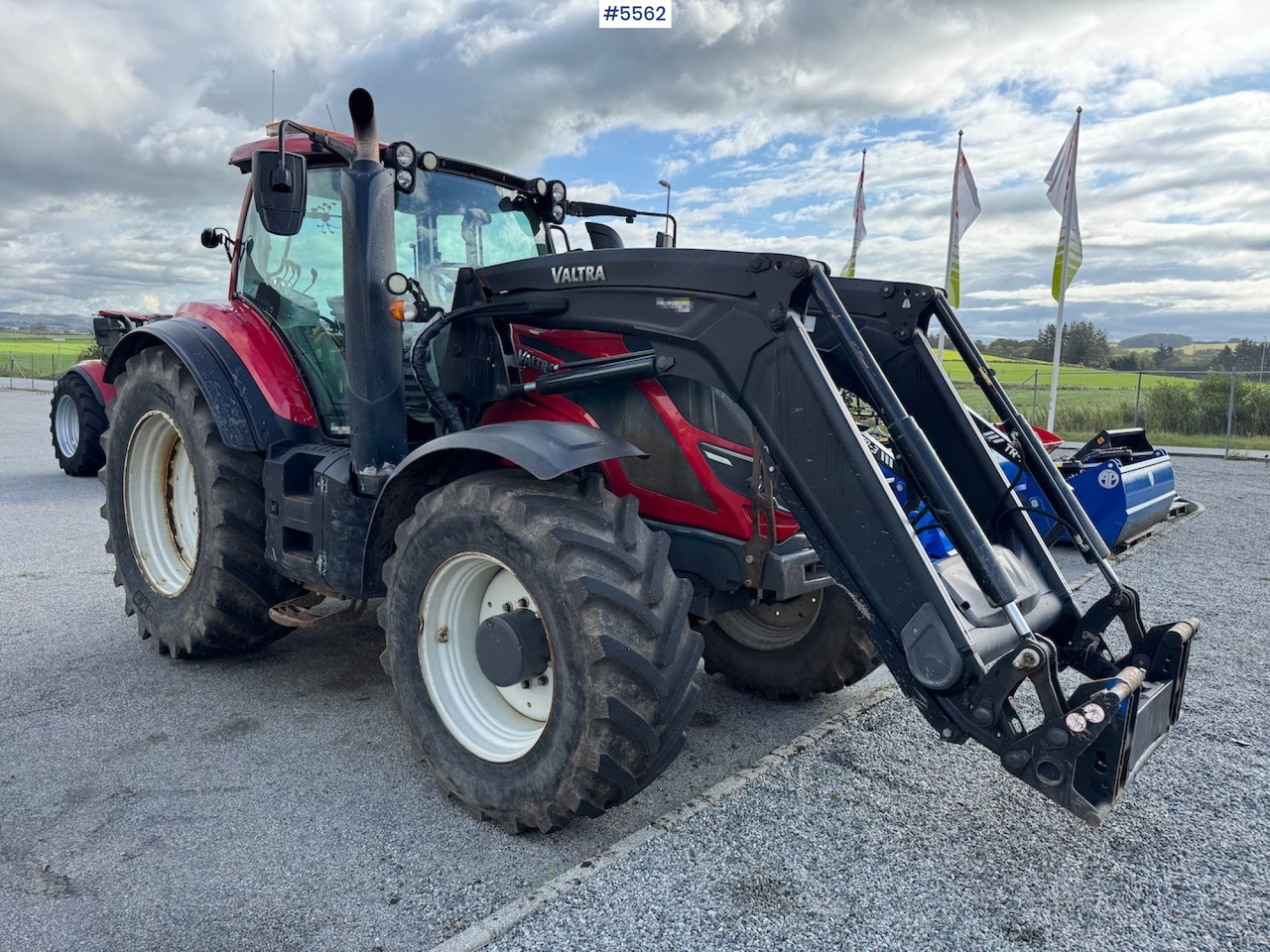 2018 Valtra T194 w/ front loader. - جرار: صورة 1 2018 Valtra T194 w/ front loader. - جرار: صورة 1