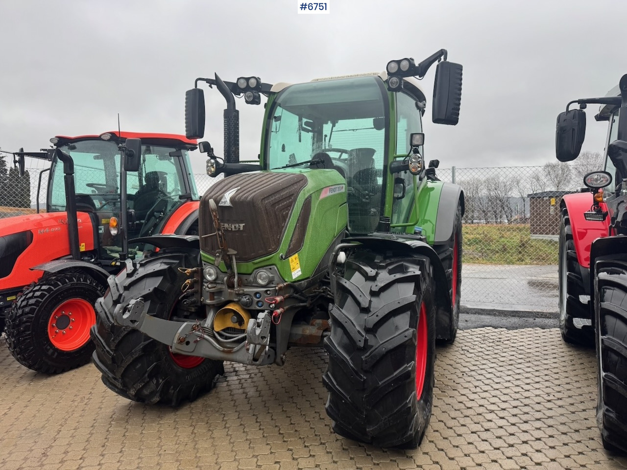 2019 Fendt 313 Vario w/ Front hydraulics and 2 sets of tires. - جرار: صورة 4 2019 Fendt 313 Vario w/ Front hydraulics and 2 sets of tires. - جرار: صورة 4