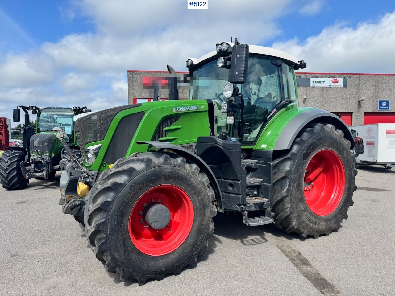 2019 Fendt 828 Vario w/ Front hydraulics and Front PTO. - جرار: صورة 2 2019 Fendt 828 Vario w/ Front hydraulics and Front PTO. - جرار: صورة 2