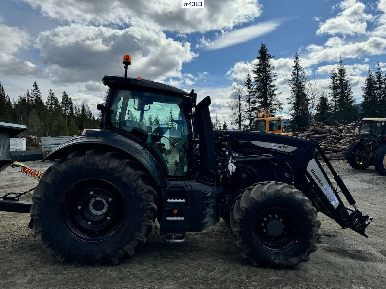 2021 Valtra T234 Versu w/ Quicke Q7 Front Loader - جرار: صورة 5 2021 Valtra T234 Versu w/ Quicke Q7 Front Loader - جرار: صورة 5
