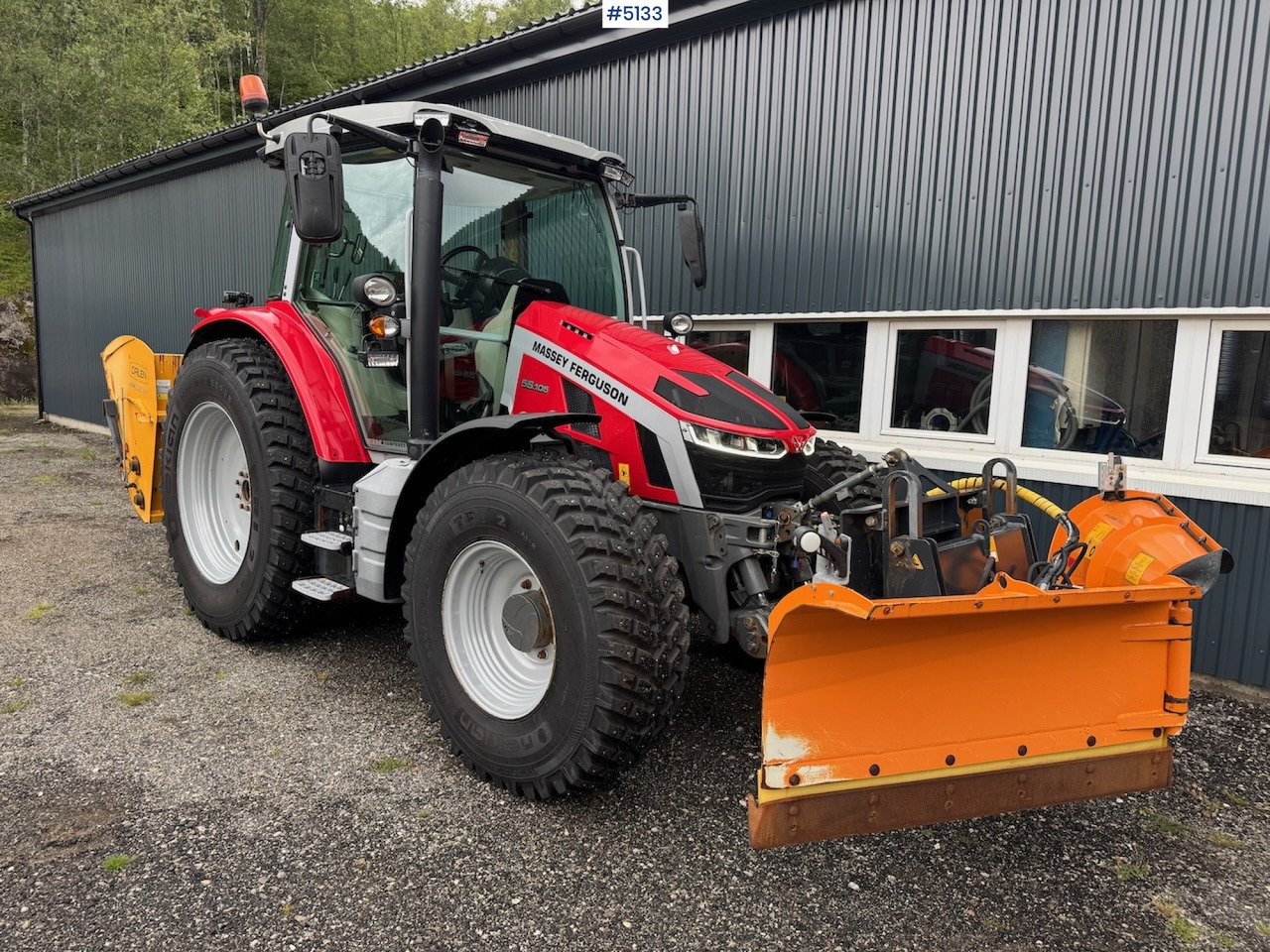 2022 Massey Ferguson 5S.105 w/front hydraulics and plowing rig - جرار: صورة 1 2022 Massey Ferguson 5S.105 w/front hydraulics and plowing rig - جرار: صورة 1