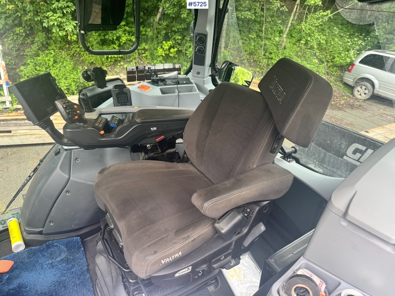 2022 Valtra N175 4x4 w/ Front loader, Hydraulics, Bucket and Pallet forks. Overhauled. - جرار: صورة 5 2022 Valtra N175 4x4 w/ Front loader, Hydraulics, Bucket and Pallet forks. Overhauled. - جرار: صورة 5