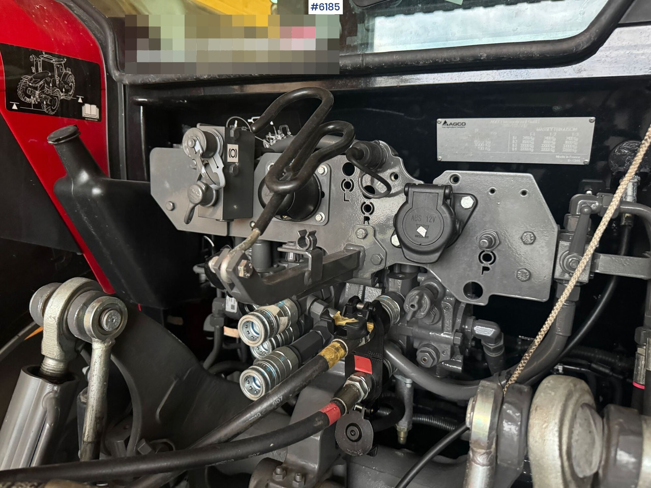 جرار 2023 Massey Ferguson 5711M Dyna w/ loader with 3rd function. Only 115 hours!: صورة 19