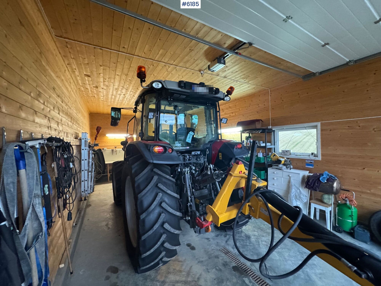 جرار 2023 Massey Ferguson 5711M Dyna w/ loader with 3rd function. Only 115 hours!: صورة 7